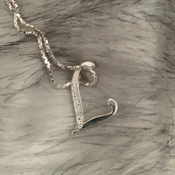 NWOT METALSMITH CO. ‘L’ Letter Necklace - Picture 2 of 9